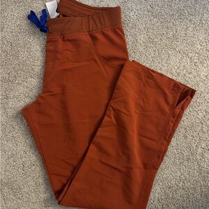 Figs Women's Rust Kade cargo